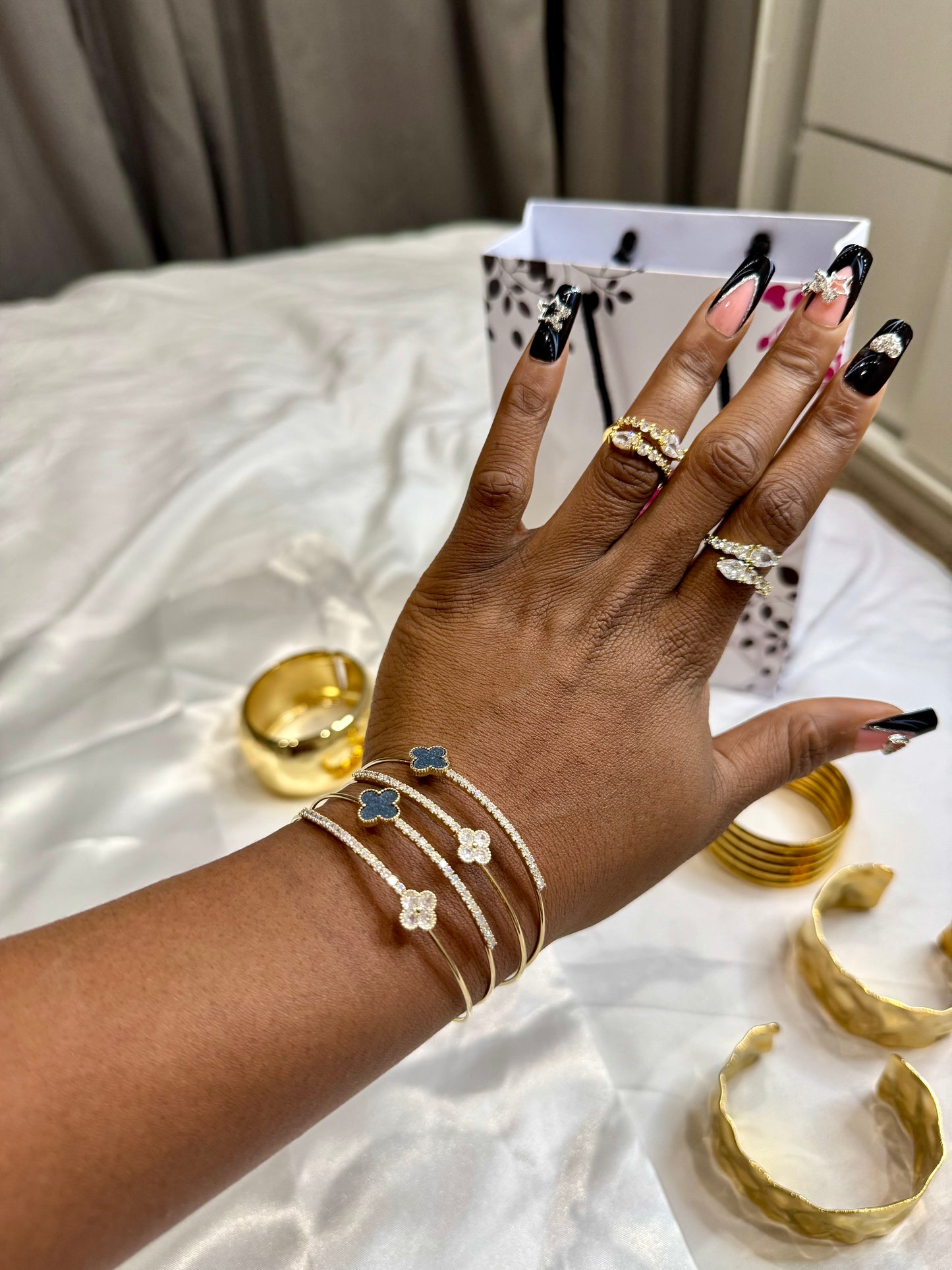 Chic Clover Bracelet